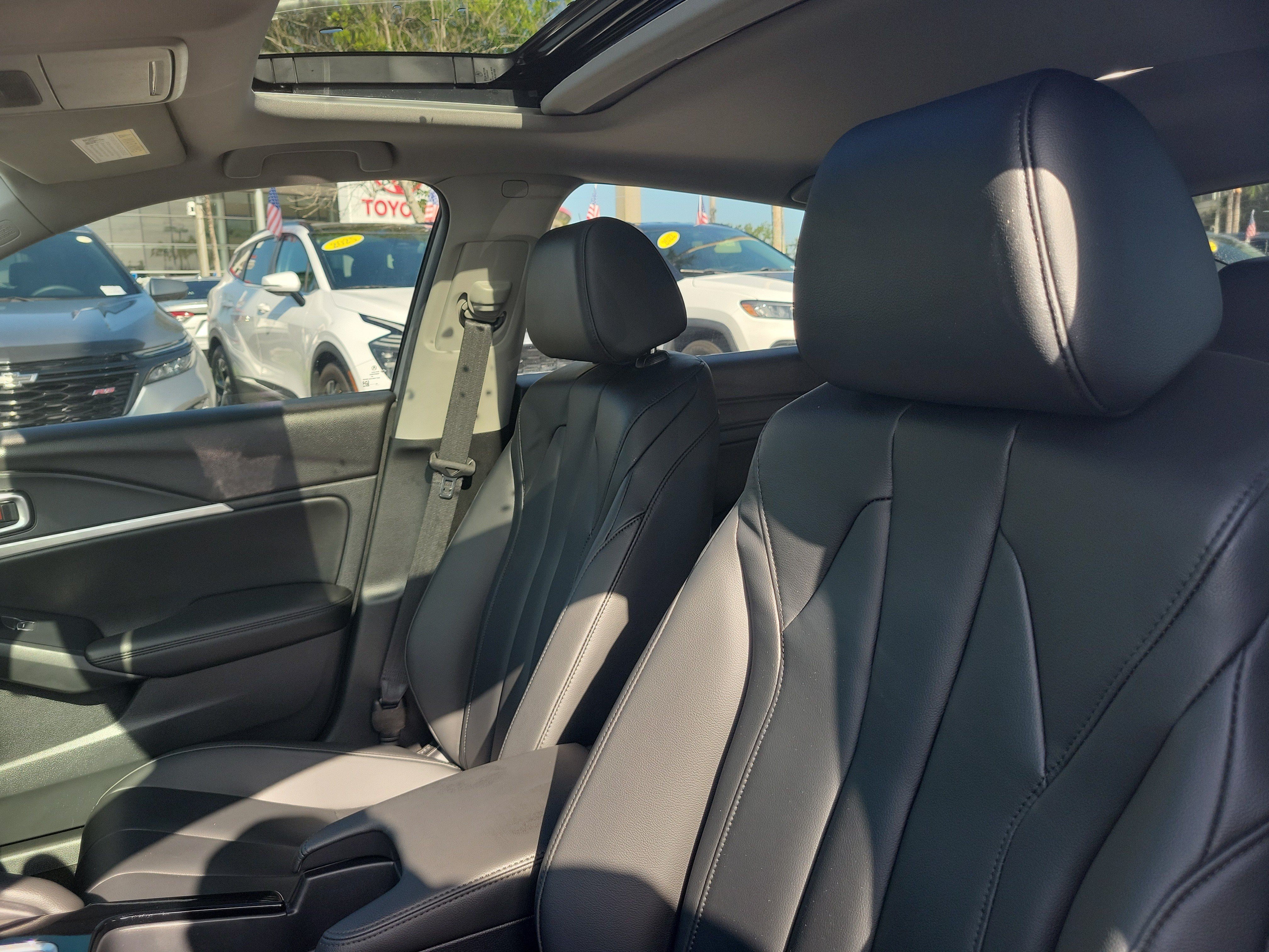 Used 2025 Acura Integra FWD image 16