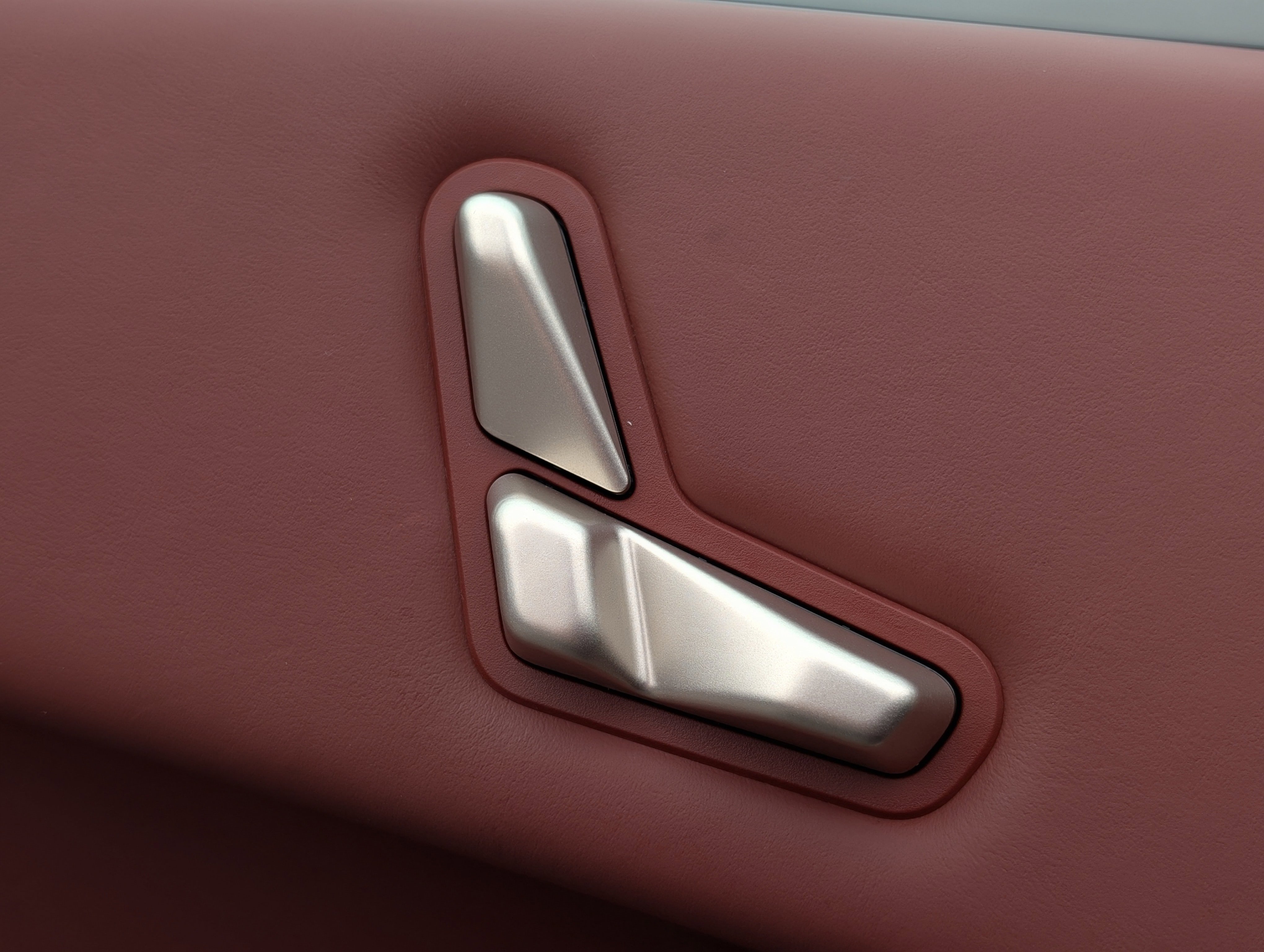 Used 2023 BMW iX xDrive50 w/ Sport Package image 37