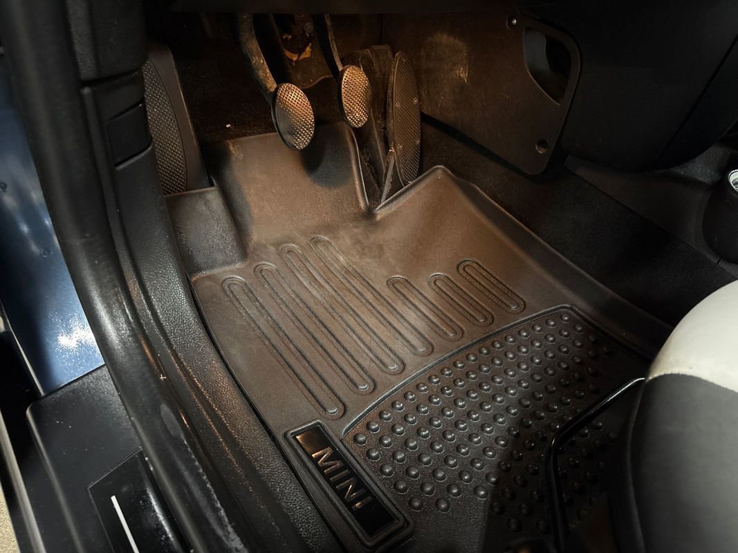 Used 2010 MINI Cooper Hardtop image 35