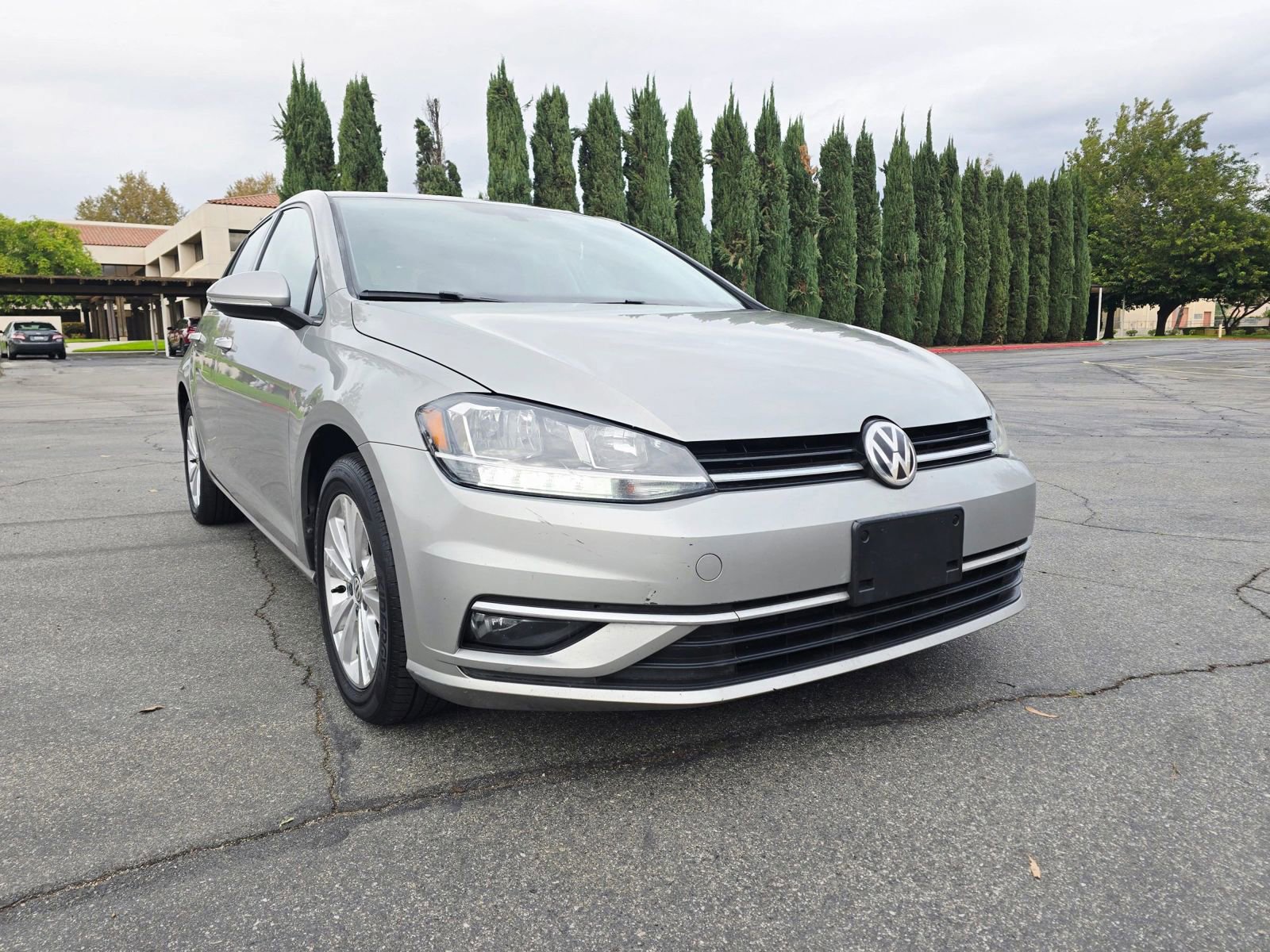 Used 2018 Volkswagen Golf SE