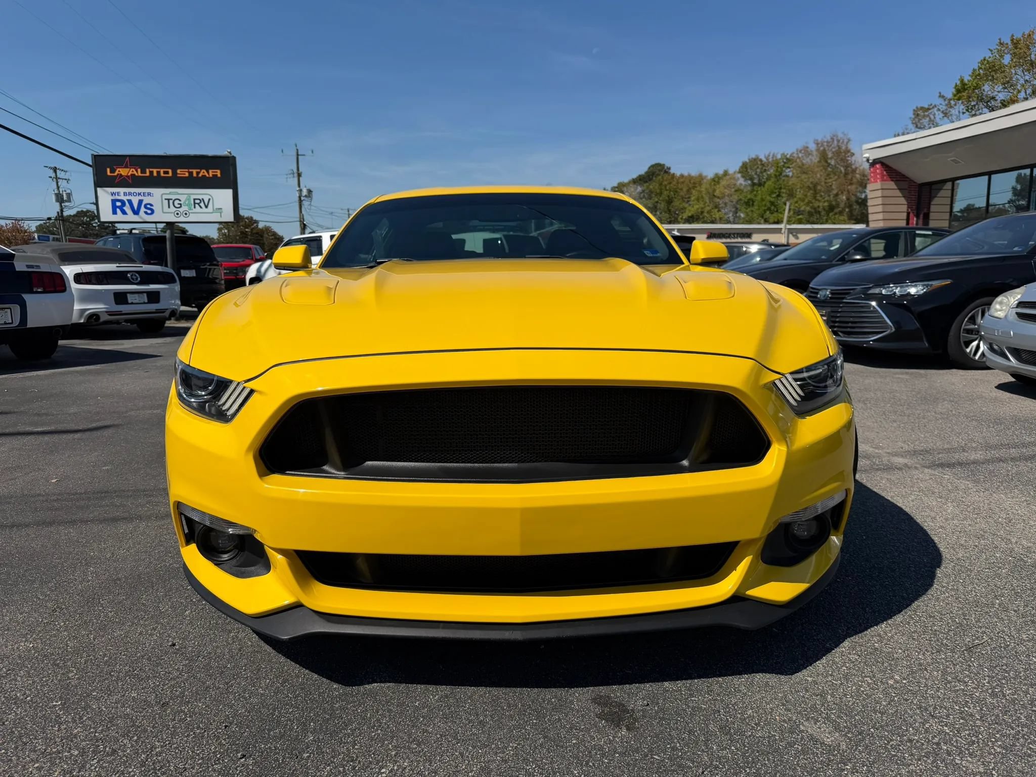 Used 2017 Ford Mustang GT w/ Black Accent Package RWD image 8