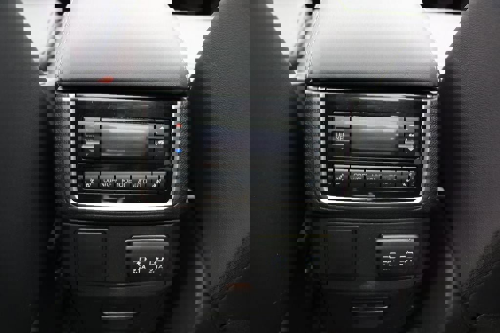 Used 2022 Subaru Ascent Limited w/ Technology Package image 13