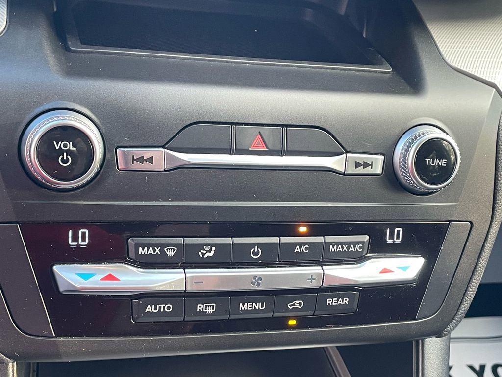 Used 2020 Ford Explorer XLT w/ Equipment Group 202A image 17