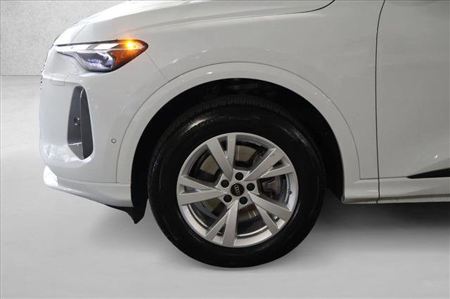 Certified 2025 Audi Q5 Premium w/ Convenience Package image 28