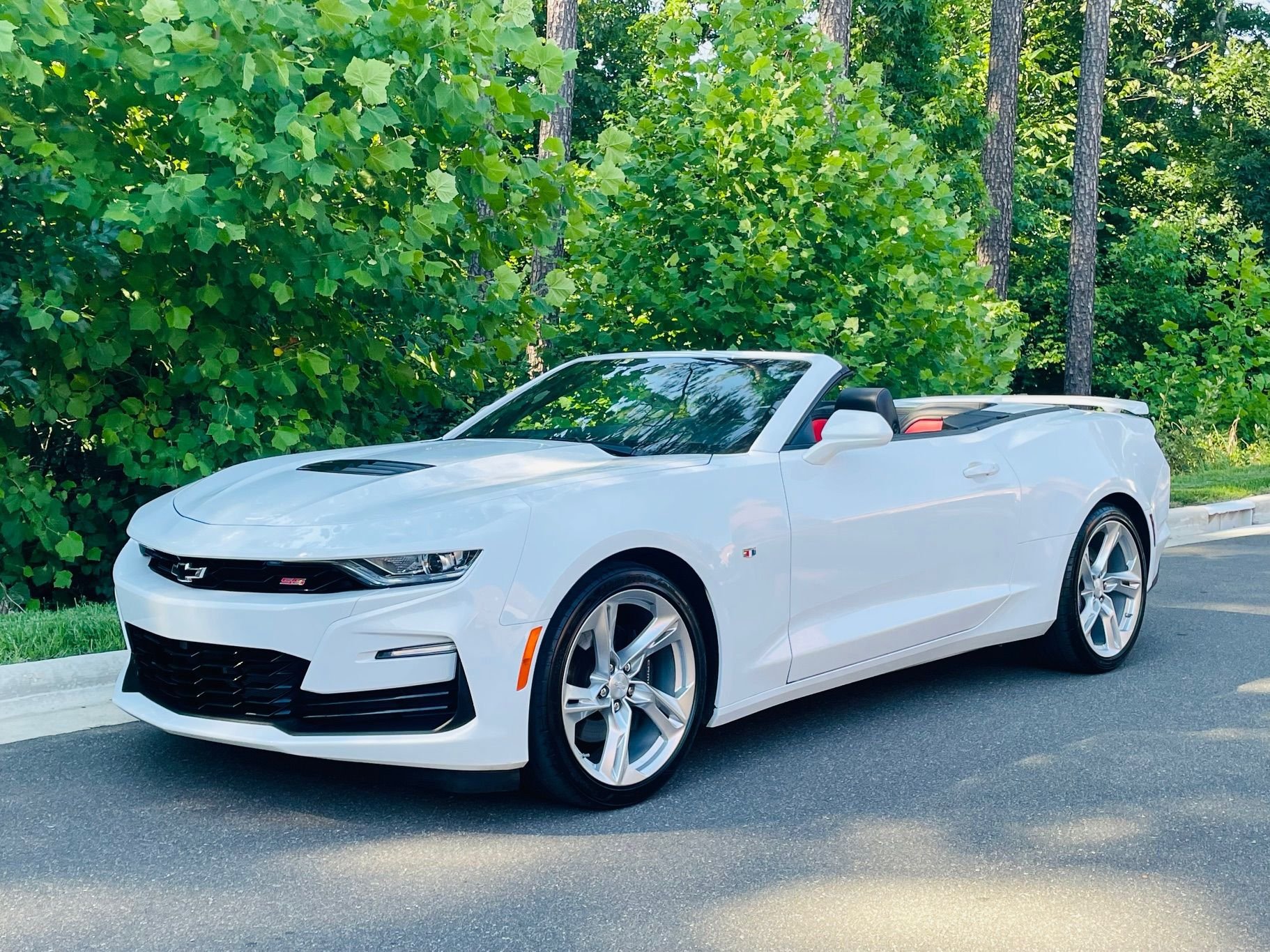 Used 2022 Chevrolet Camaro SS RWD image 3