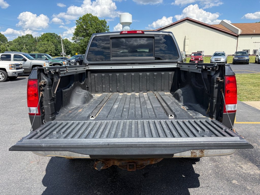 Used 2005 Nissan Titan LE w/ (T01) Tow Pkg AWD/4WD image 8