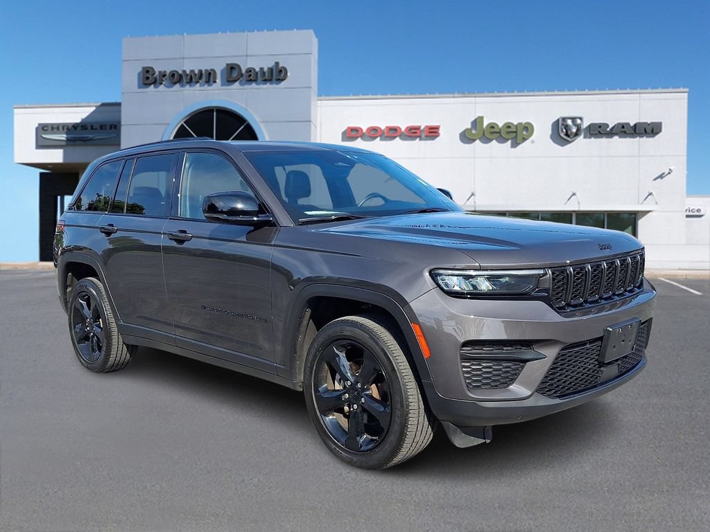 Used 2023 Jeep Grand Cherokee Altitude AWD/4WD video 1