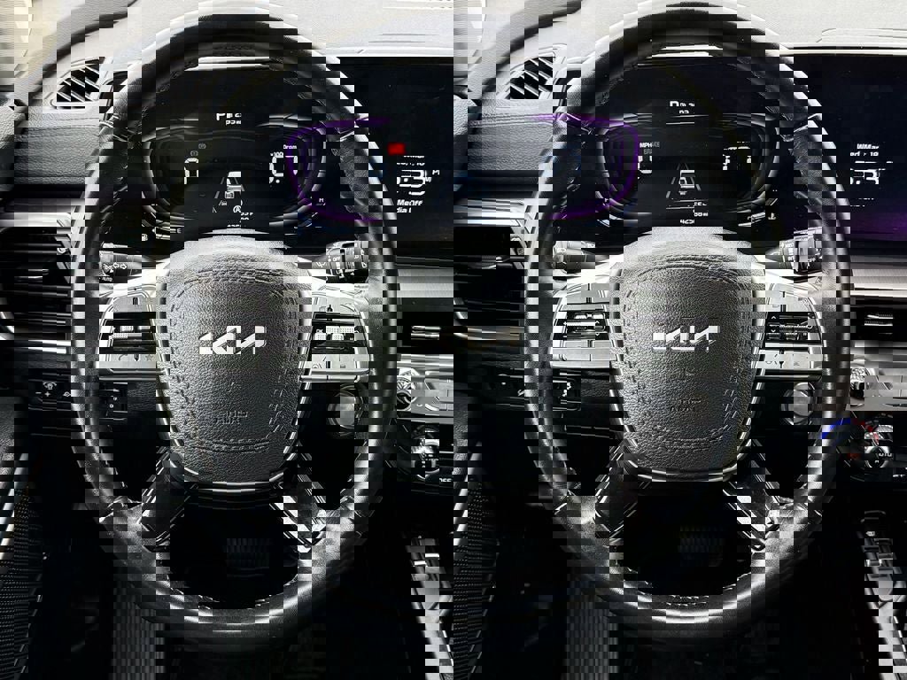 Used 2025 Kia Telluride S image 18