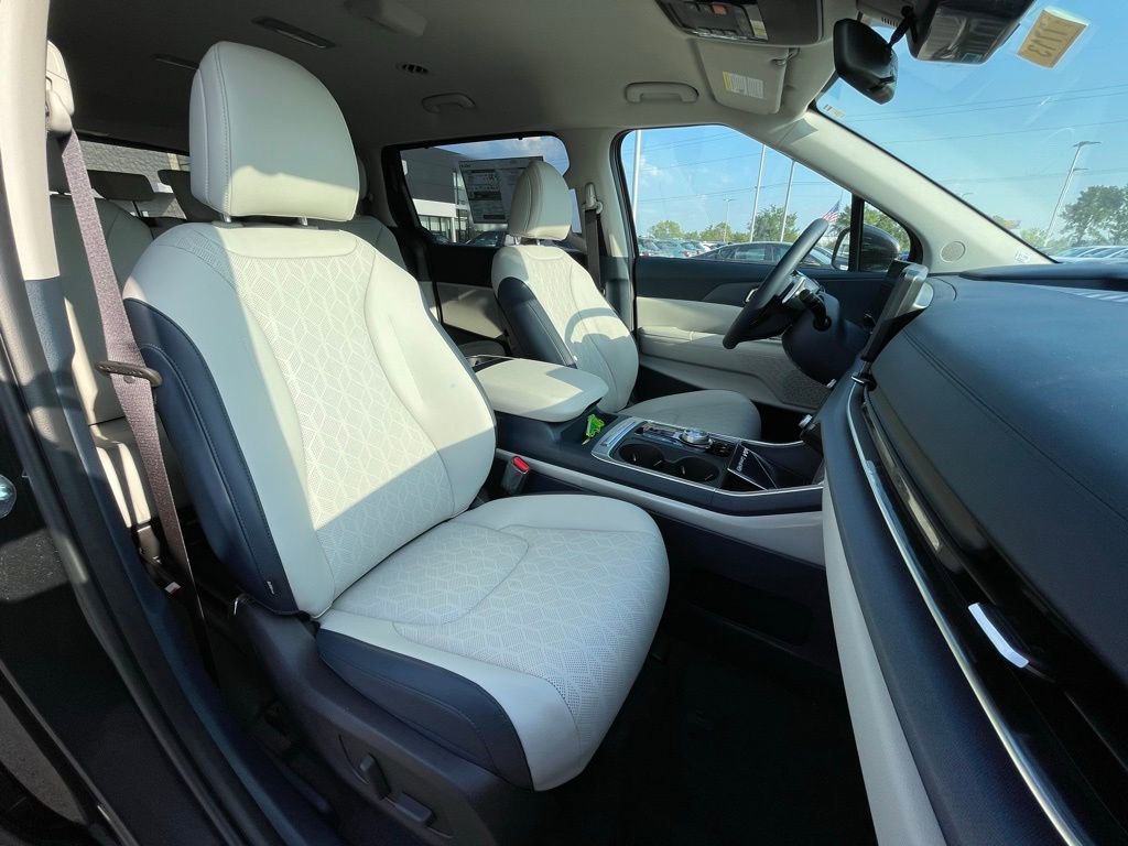 New 2026 Kia Carnival EX image 29