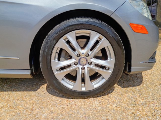 Used 2010 Mercedes-Benz E 350 Sedan image 19