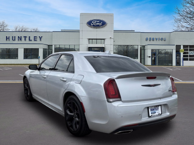 Used 2021 Chrysler 300 S w/ S Model Appearance Package RWD image 6