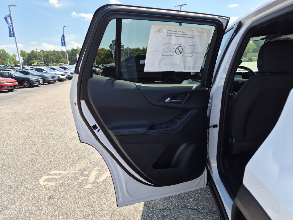 New 2027 Chevrolet Equinox LT FWD image 30