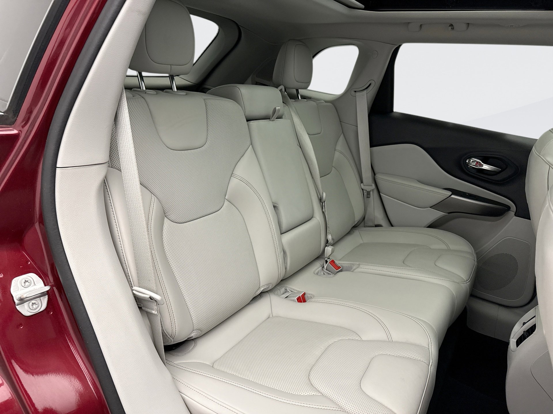 Used 2021 Jeep Cherokee Limited image 18