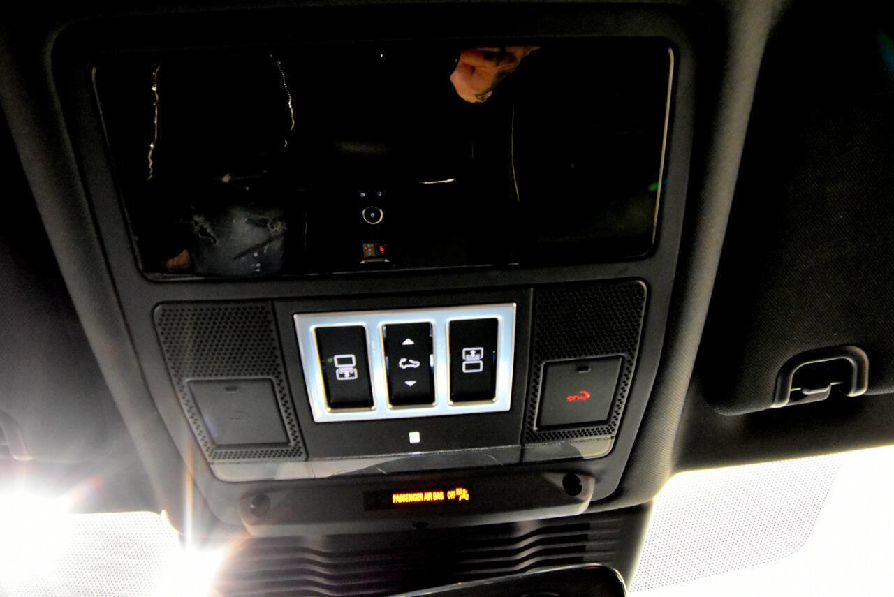 Used 2022 Land Rover Discovery HSE R-Dynamic image 33