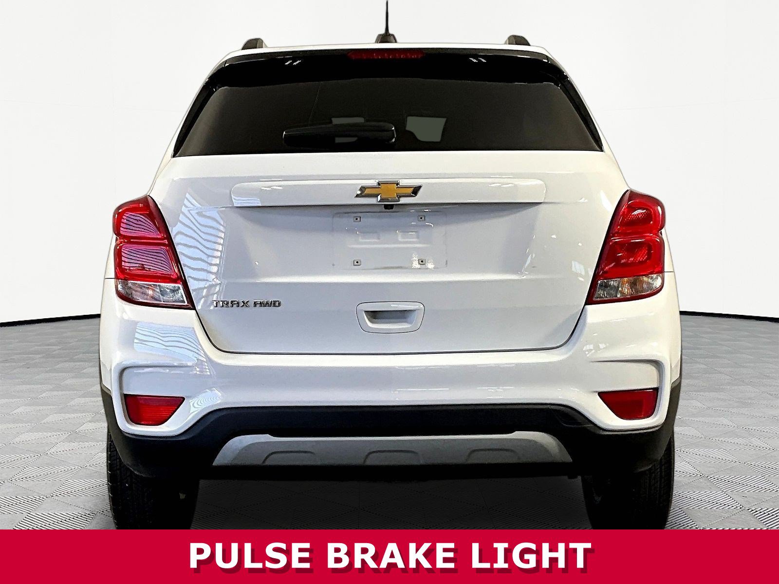 Used 2022 Chevrolet Trax LT w/ LT Convenience Package AWD/4WD image 5