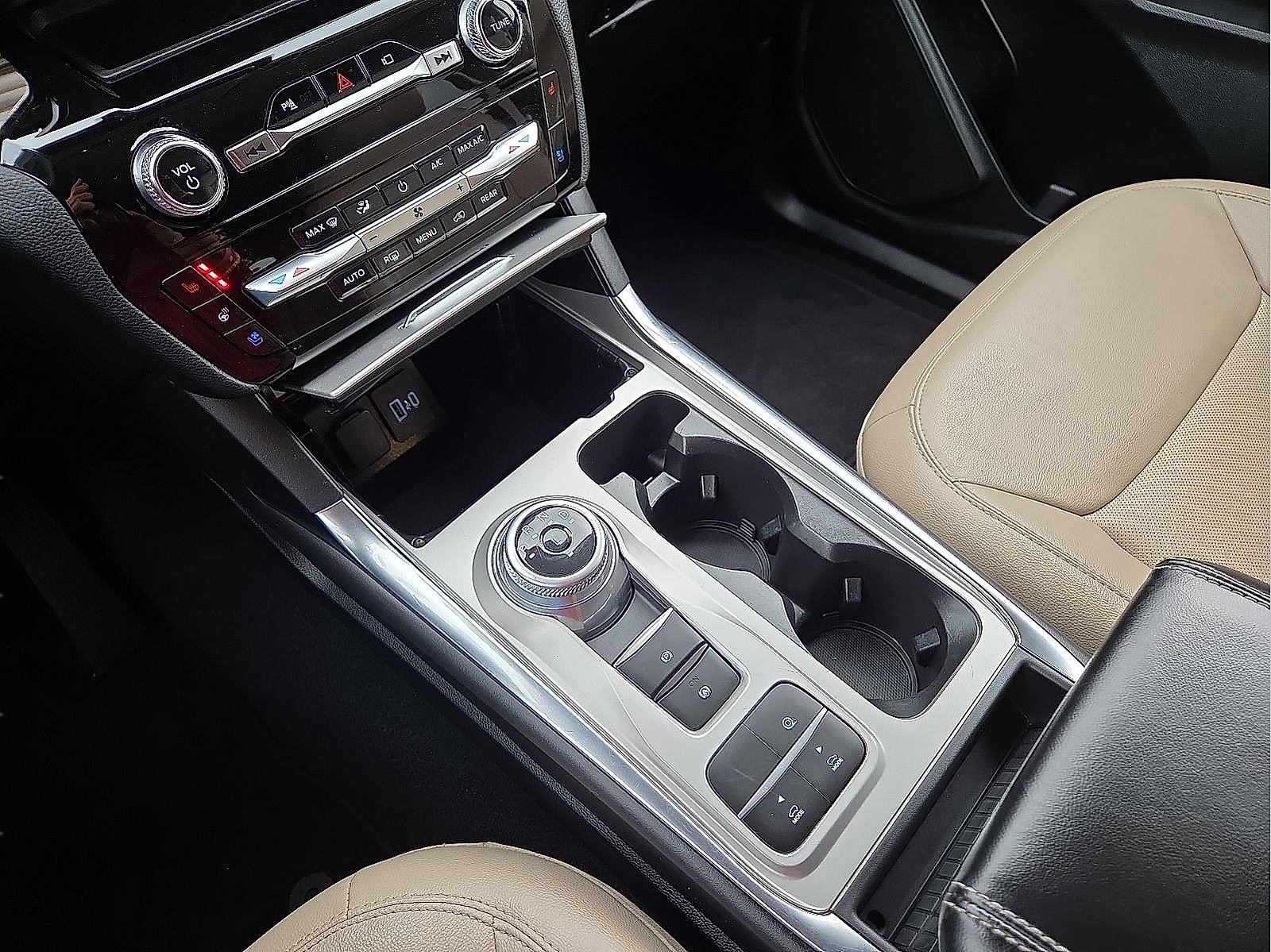 Used 2023 Ford Explorer Limited image 25