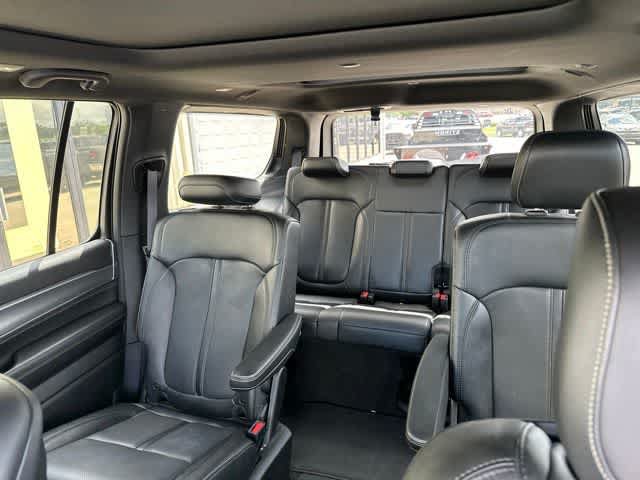 Used 2023 Jeep Wagoneer Series II AWD/4WD image 6