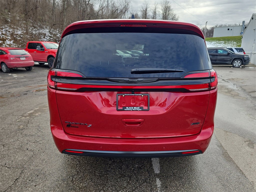 New 2026 Chrysler Pacifica Select w/ S Appearance Package image 5