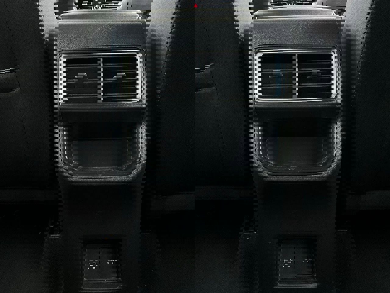 Used 2025 Volkswagen Atlas Cross Sport SE FWD image 13