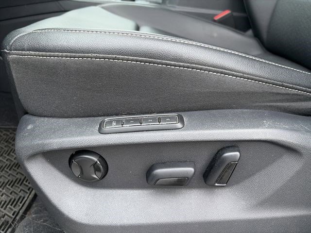 Used 2023 Volkswagen Atlas SEL R-Line image 11