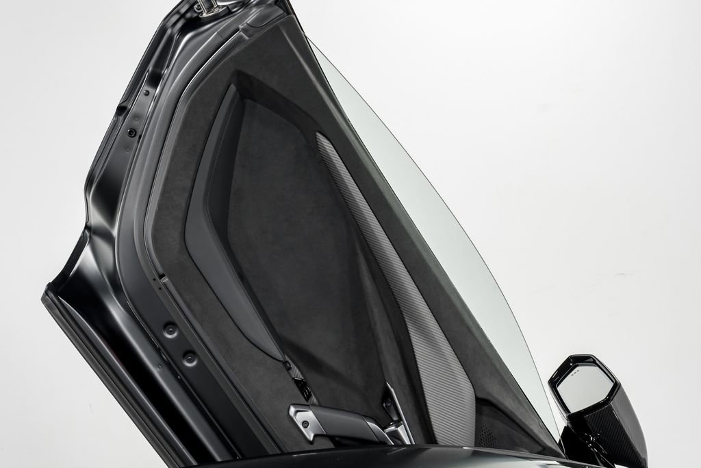 Used 2024 Lamborghini Revuelto image 9