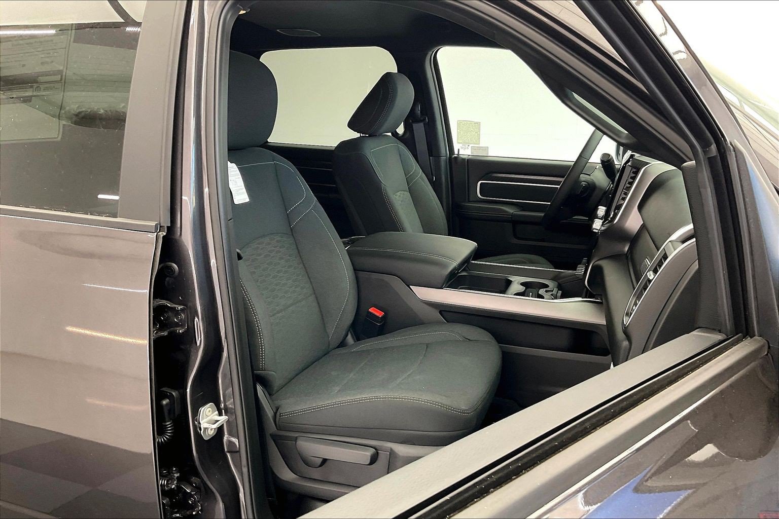 New 2026 RAM 3500 Big Horn AWD/4WD image 9