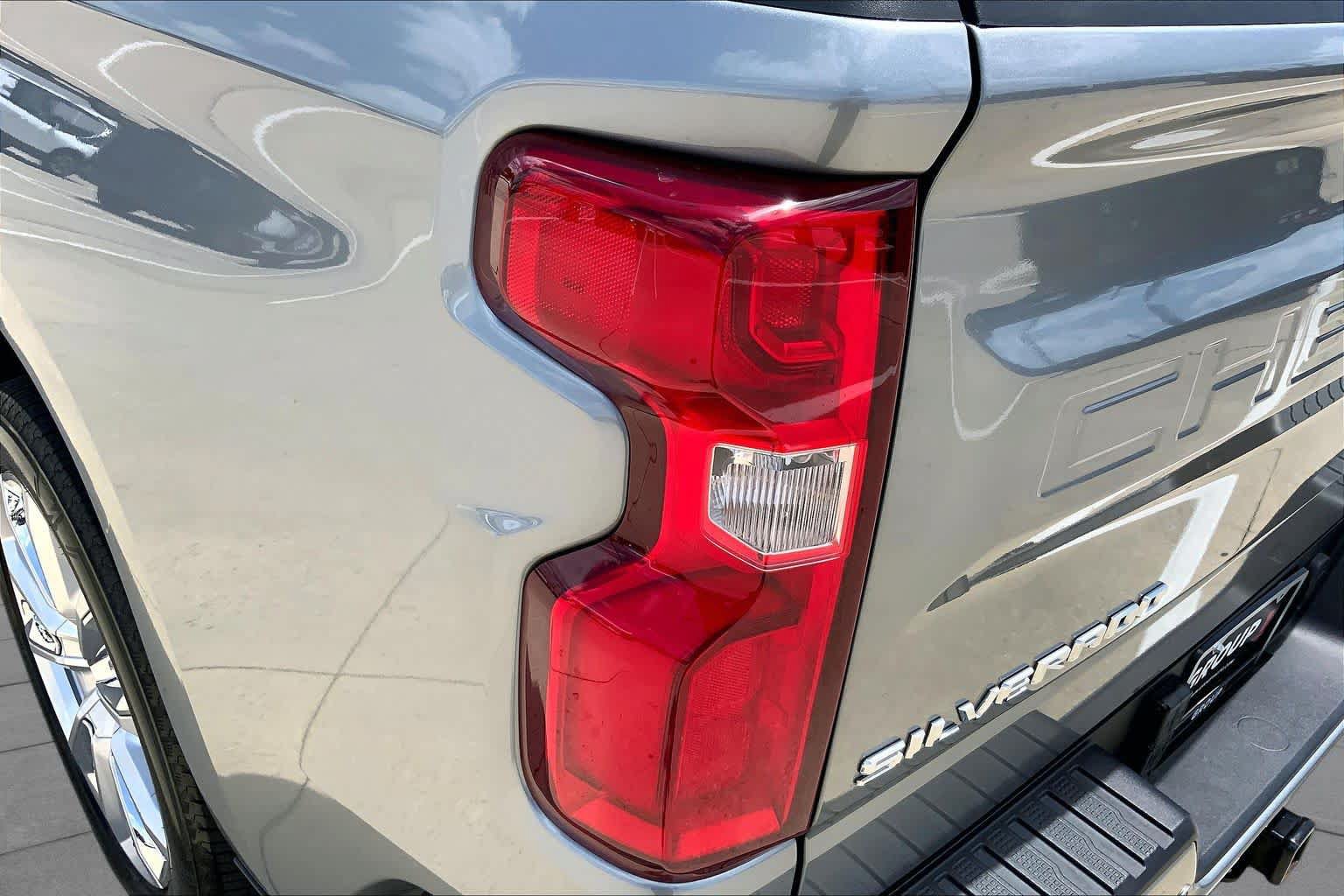 Certified 2023 Chevrolet Silverado 1500 High Country w/ High Country Premium Package AWD/4WD image 28