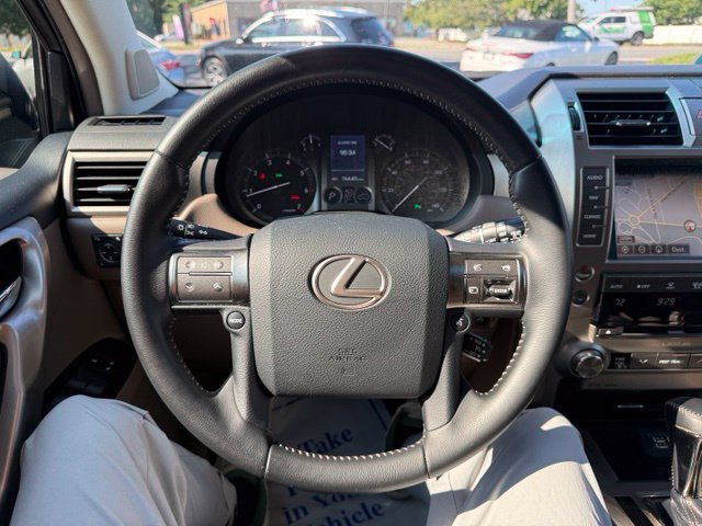 Used 2018 Lexus GX 460 w/ Navigation Package AWD/4WD image 15