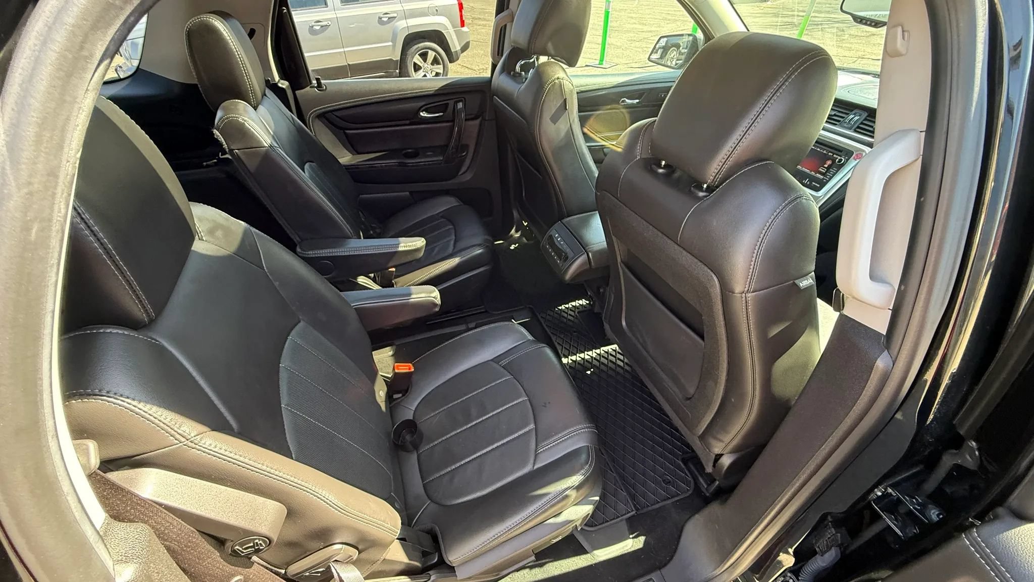 Used 2017 GMC Acadia Limited SLT AWD/4WD image 30