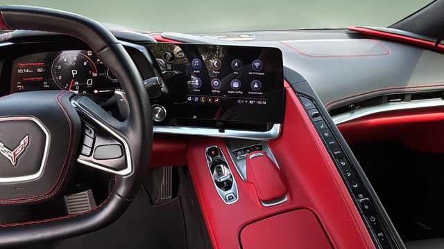 Used 2022 Chevrolet Corvette Stingray Premium Cpe w/ Z51 Performance Package RWD image 12