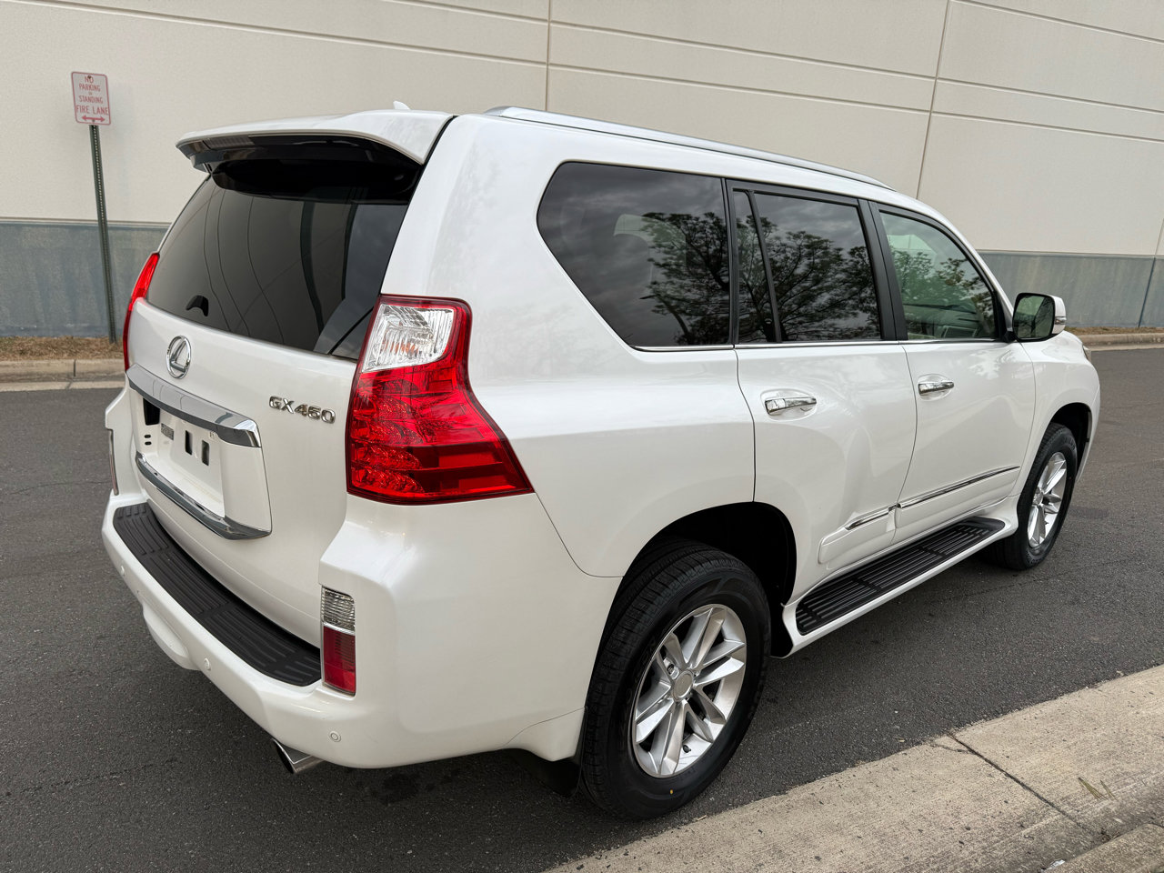 Used 2012 Lexus GX 460 w/ Comfort Plus Pkg image 4