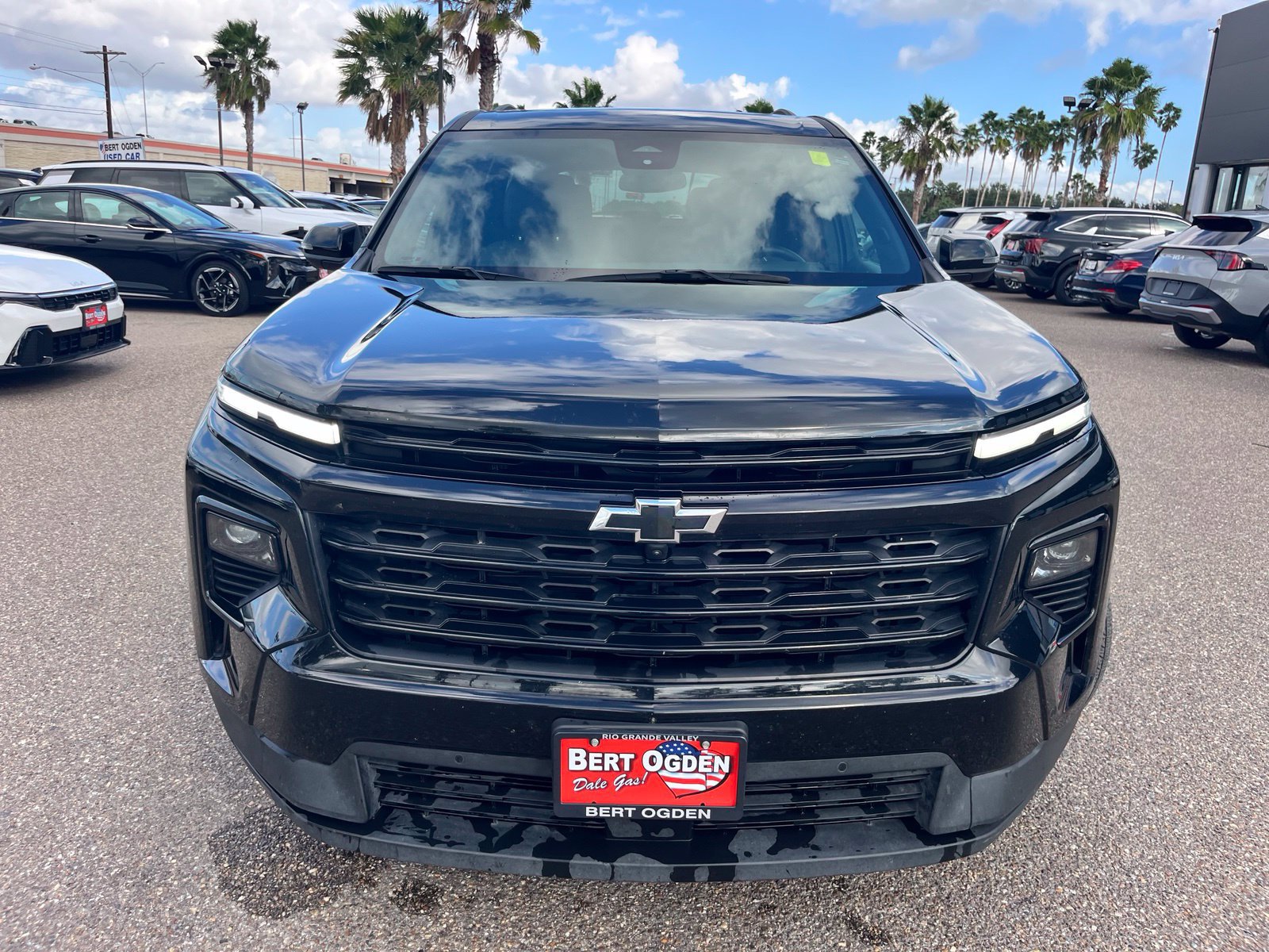 Used 2024 Chevrolet Traverse LT w/ Enhanced Driving Package AWD/4WD image 2