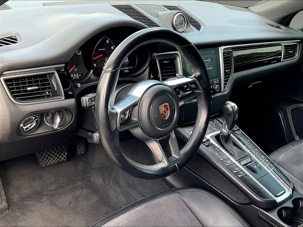 Used 2018 Porsche Macan AWD/4WD image 8