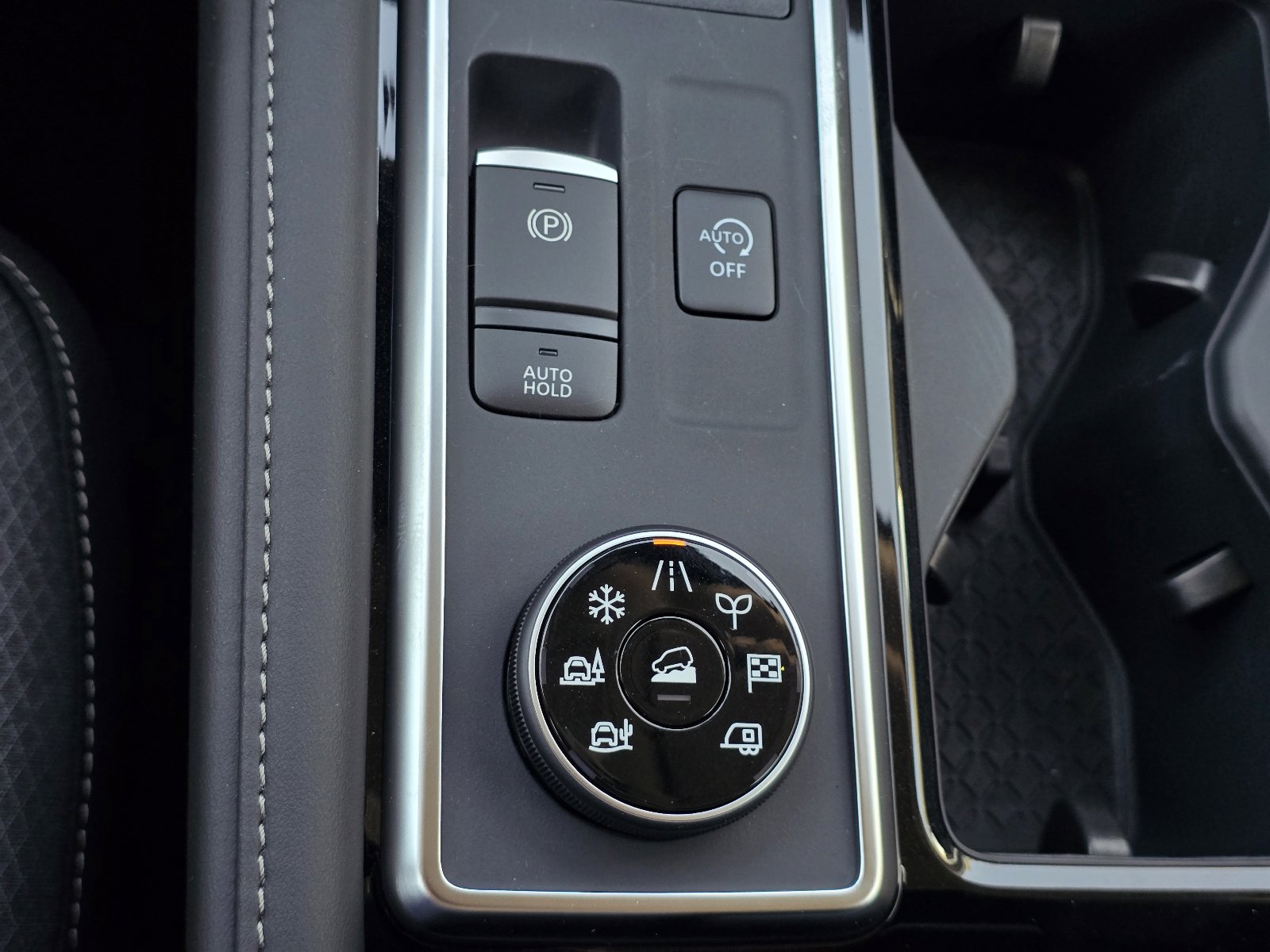 New 2026 Nissan Pathfinder SV image 21