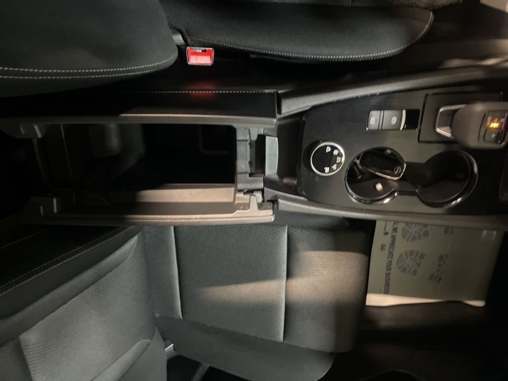 Used 2024 Nissan Rogue SV AWD/4WD image 26