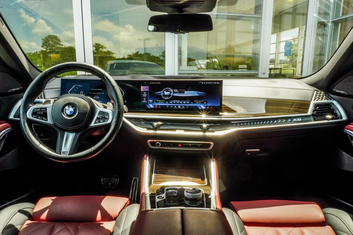 Used 2025 BMW X6 xDrive40i w/ Executive Package AWD/4WD image 5