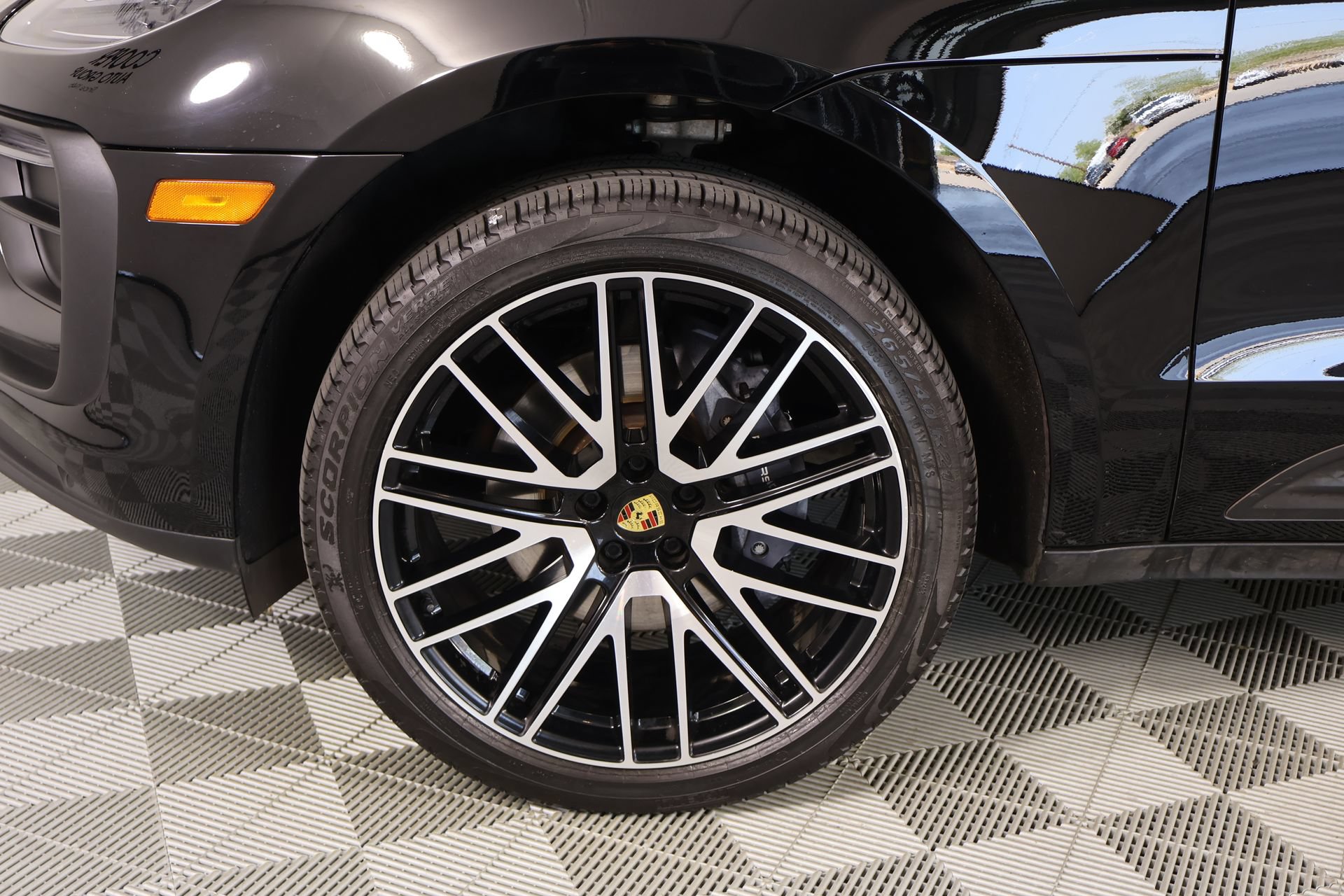 Used 2022 Porsche Macan AWD/4WD image 19