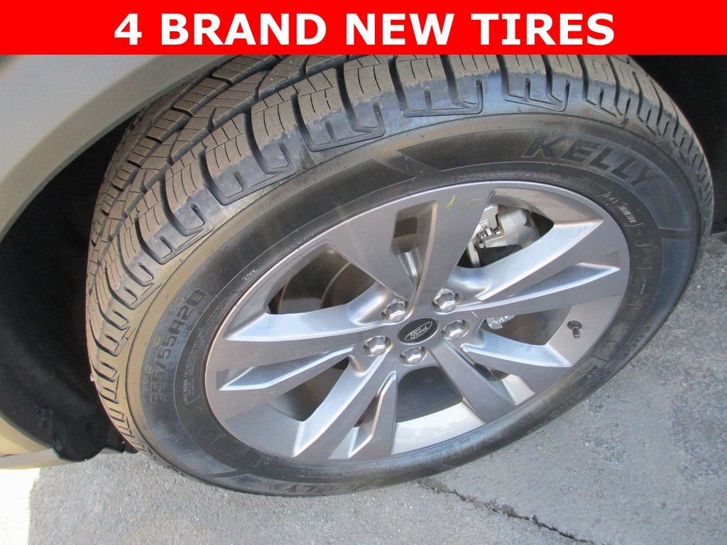 Used 2021 Ford Explorer XLT w/ Equipment Group 202A image 3