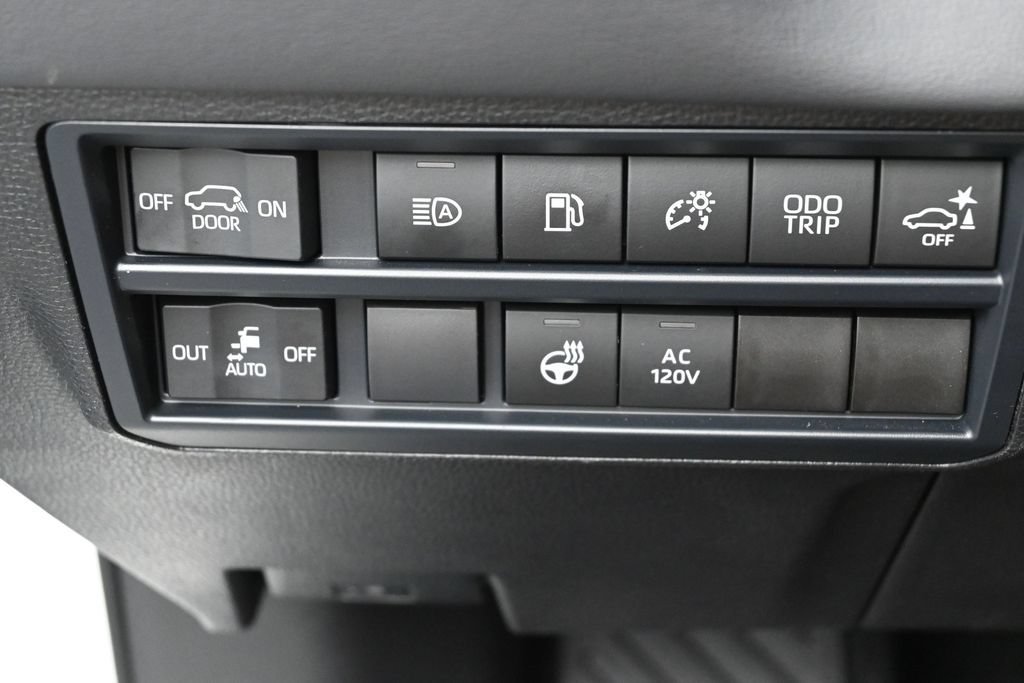 Certified 2025 Toyota Sequoia Platinum AWD/4WD image 15
