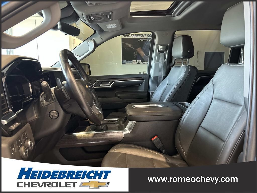 Certified 2022 Chevrolet Silverado 1500 LTZ w/ Technology Package AWD/4WD image 13