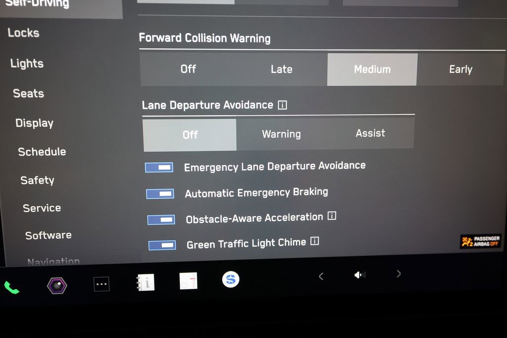 Used 2024 Tesla Cybertruck AWD Crew Cab image 39