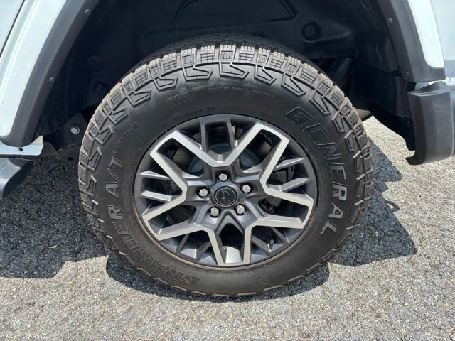 Used 2024 Jeep Wrangler Sahara image 34