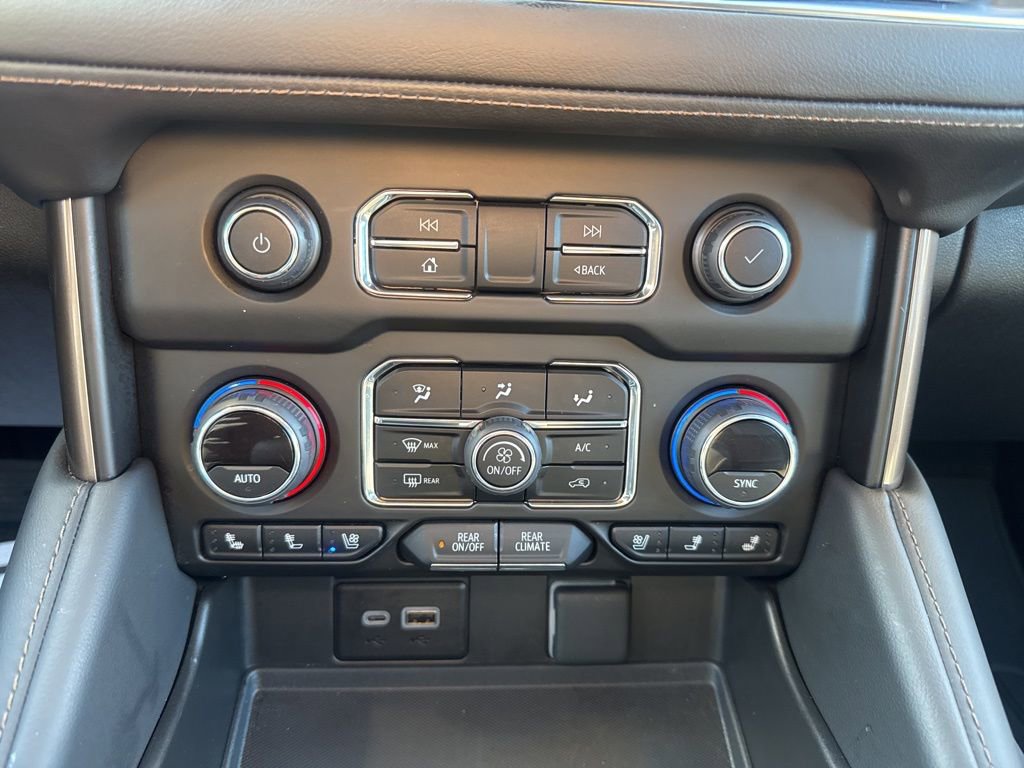 Used 2024 Chevrolet Suburban High Country w/ Premium Package image 37