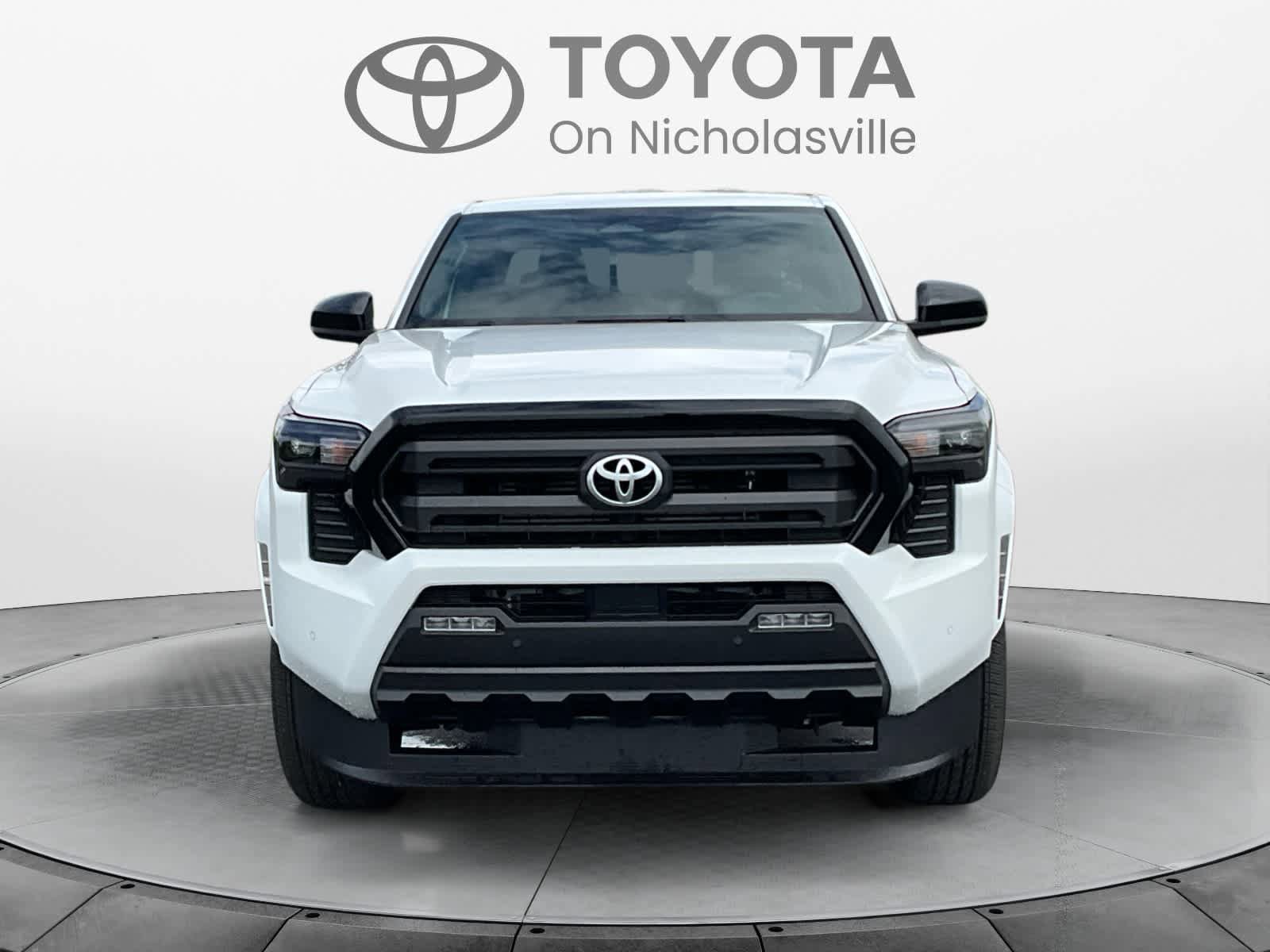 Used 2025 Toyota Tacoma SR5 w/ SR5 Upgrade Package AWD/4WD image 9