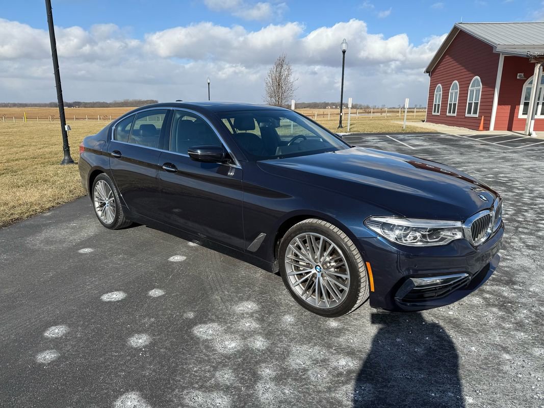 Used 2017 BMW 540i xDrive image 3