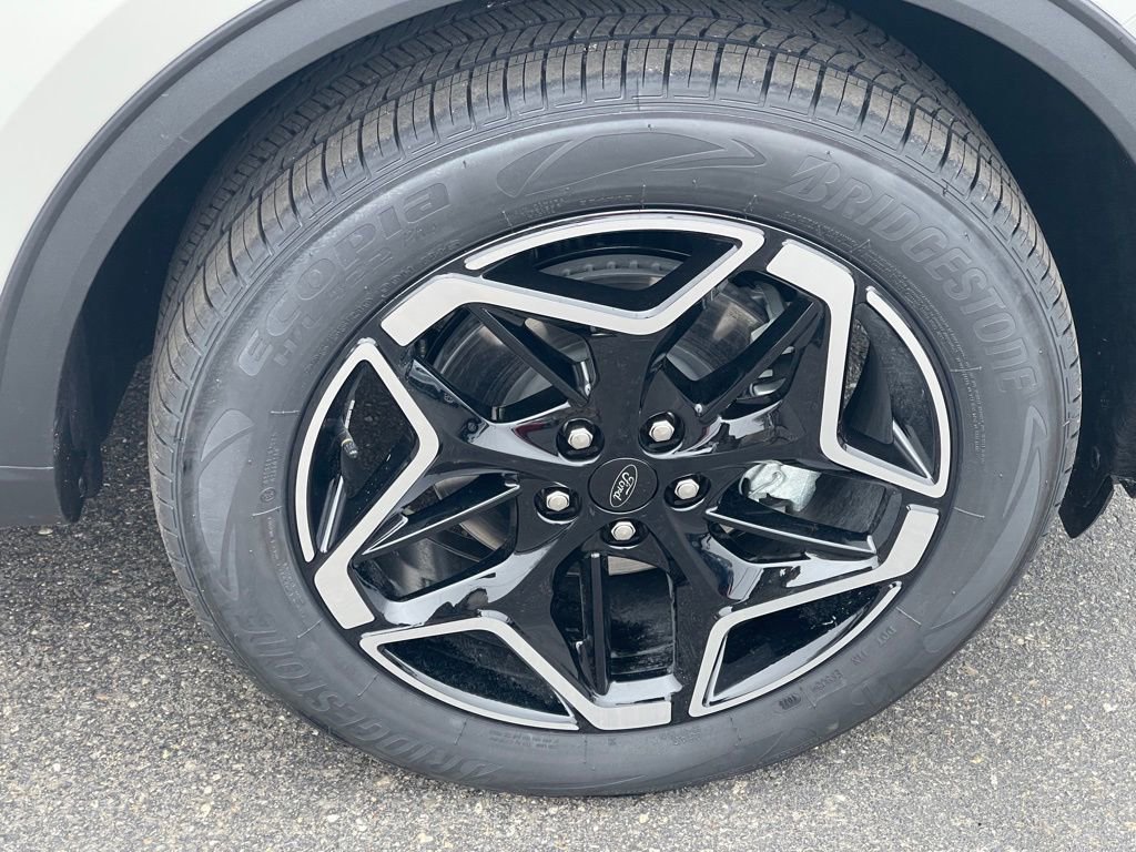 New 2026 Ford Escape Platinum w/ Premium Technology Package image 29