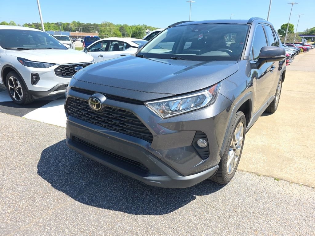Used 2019 Toyota RAV4 XLE Premium image 3