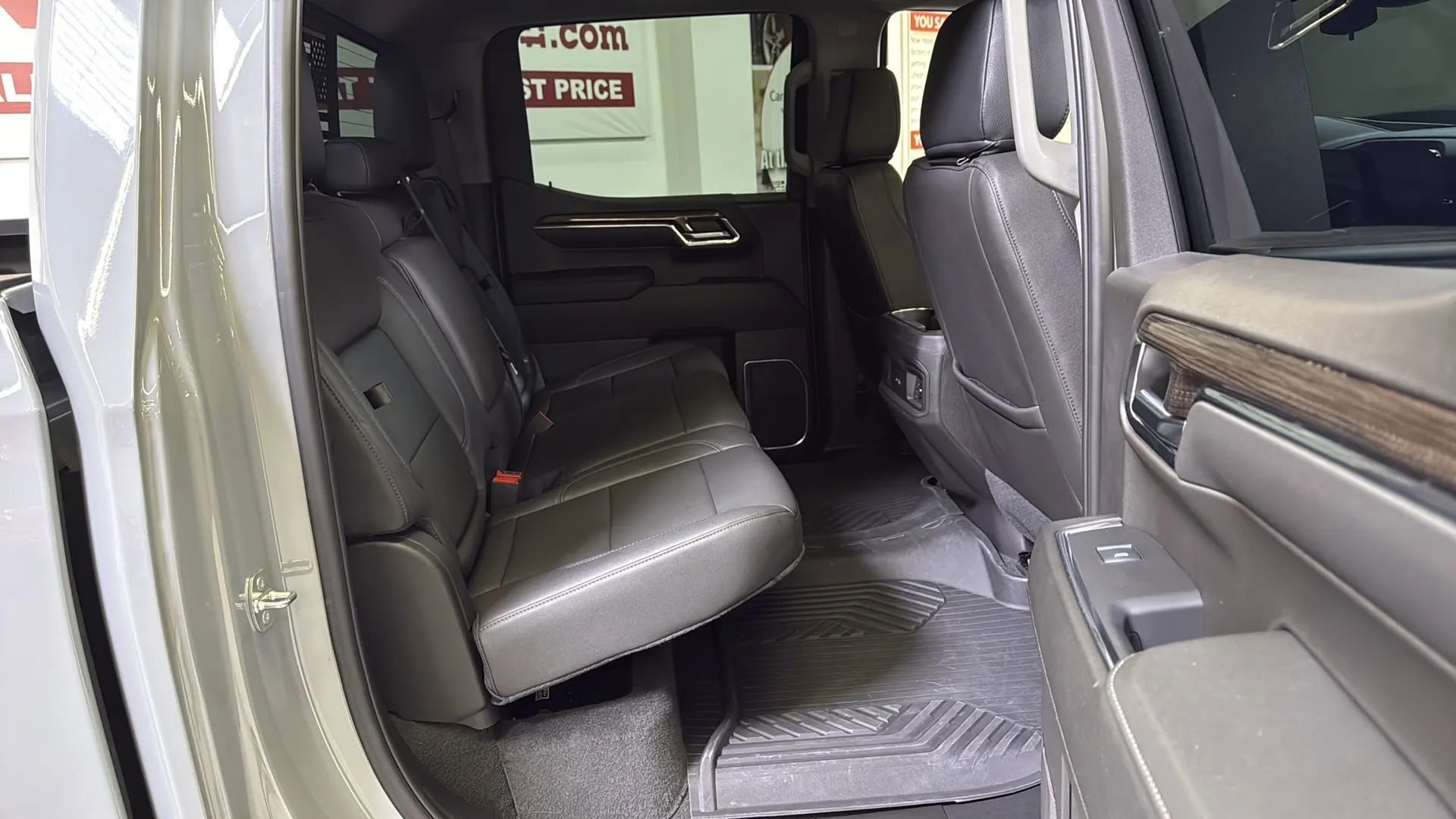Used 2024 Chevrolet Silverado 1500 LT Trail Boss w/ LT Trail Boss Premium Package image 28