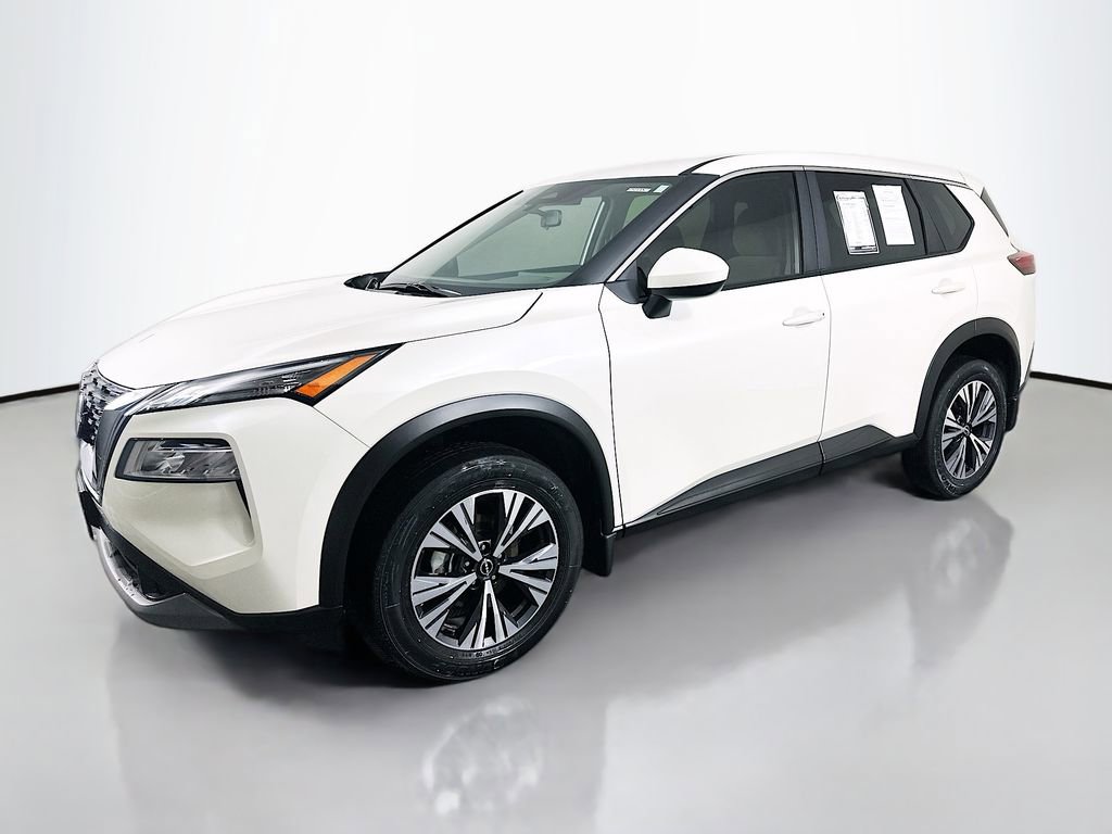 Used 2023 Nissan Rogue SV image 3