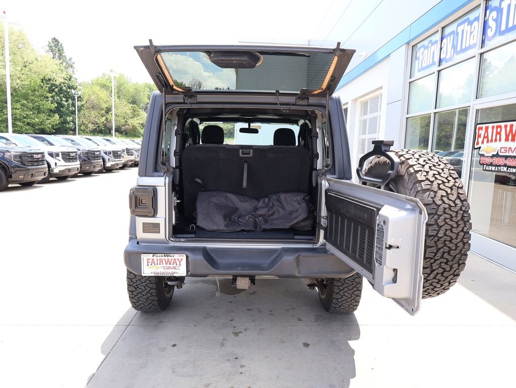Used 2018 Jeep Wrangler Sport AWD/4WD image 25